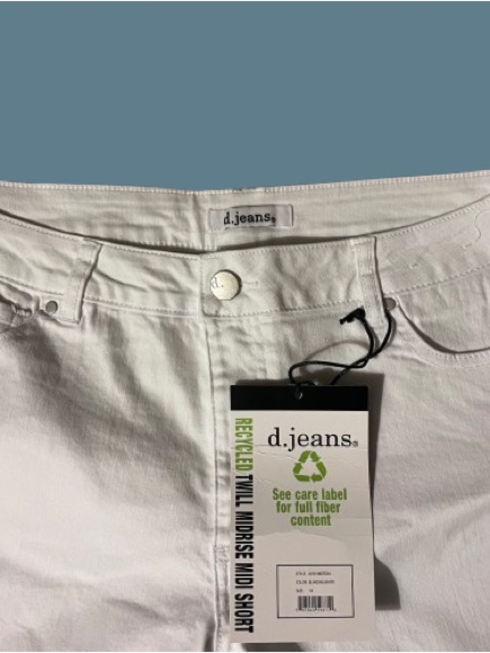 d. jeans White Mid-Length Cuffed Women's Shorts NWT Size 10 - Picture 5 of 5